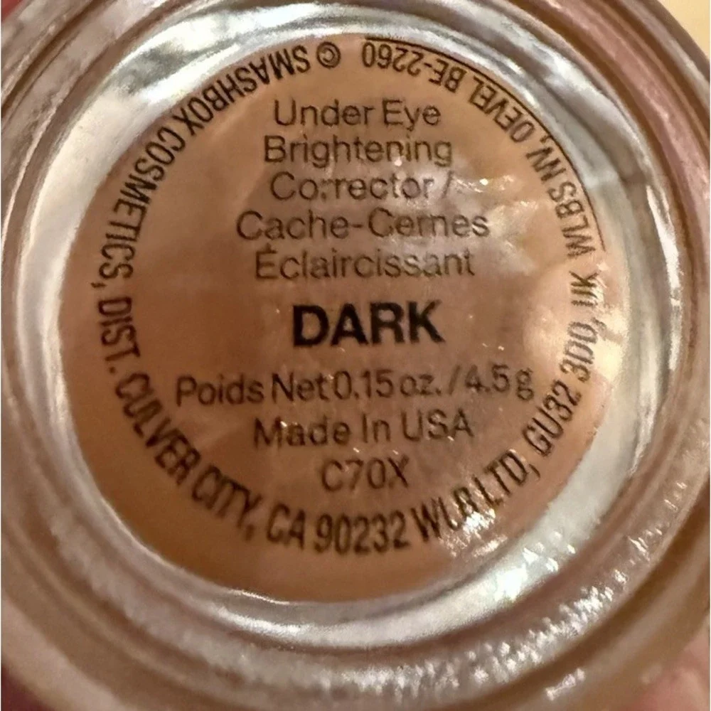 BECCA UNDER EYE BRIGHTENING CORRECTOR CREAM Dark‎